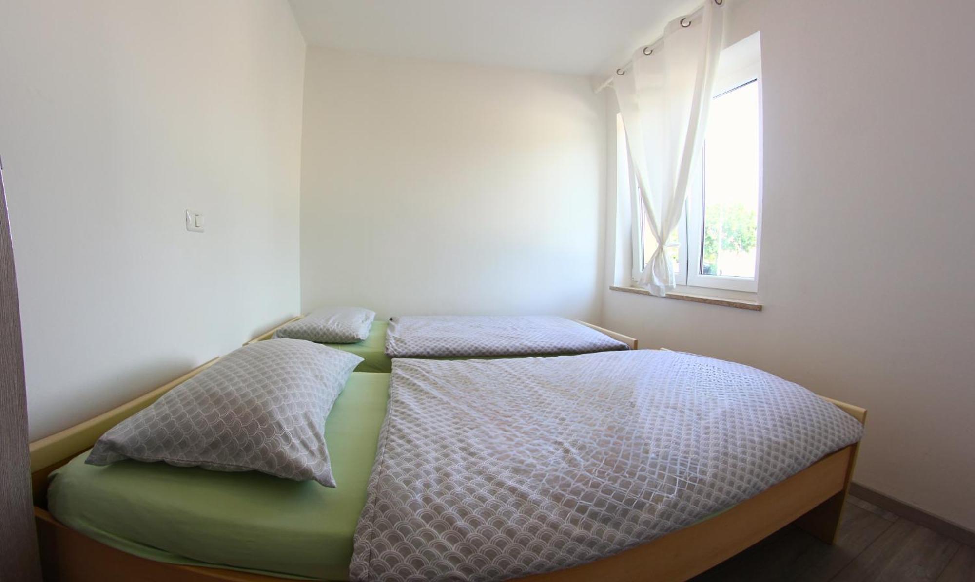 Lovrečica Apartments Goltes מראה חיצוני תמונה