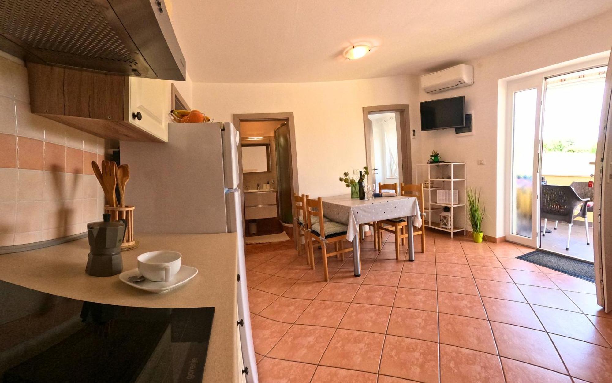 Lovrečica Apartments Goltes מראה חיצוני תמונה