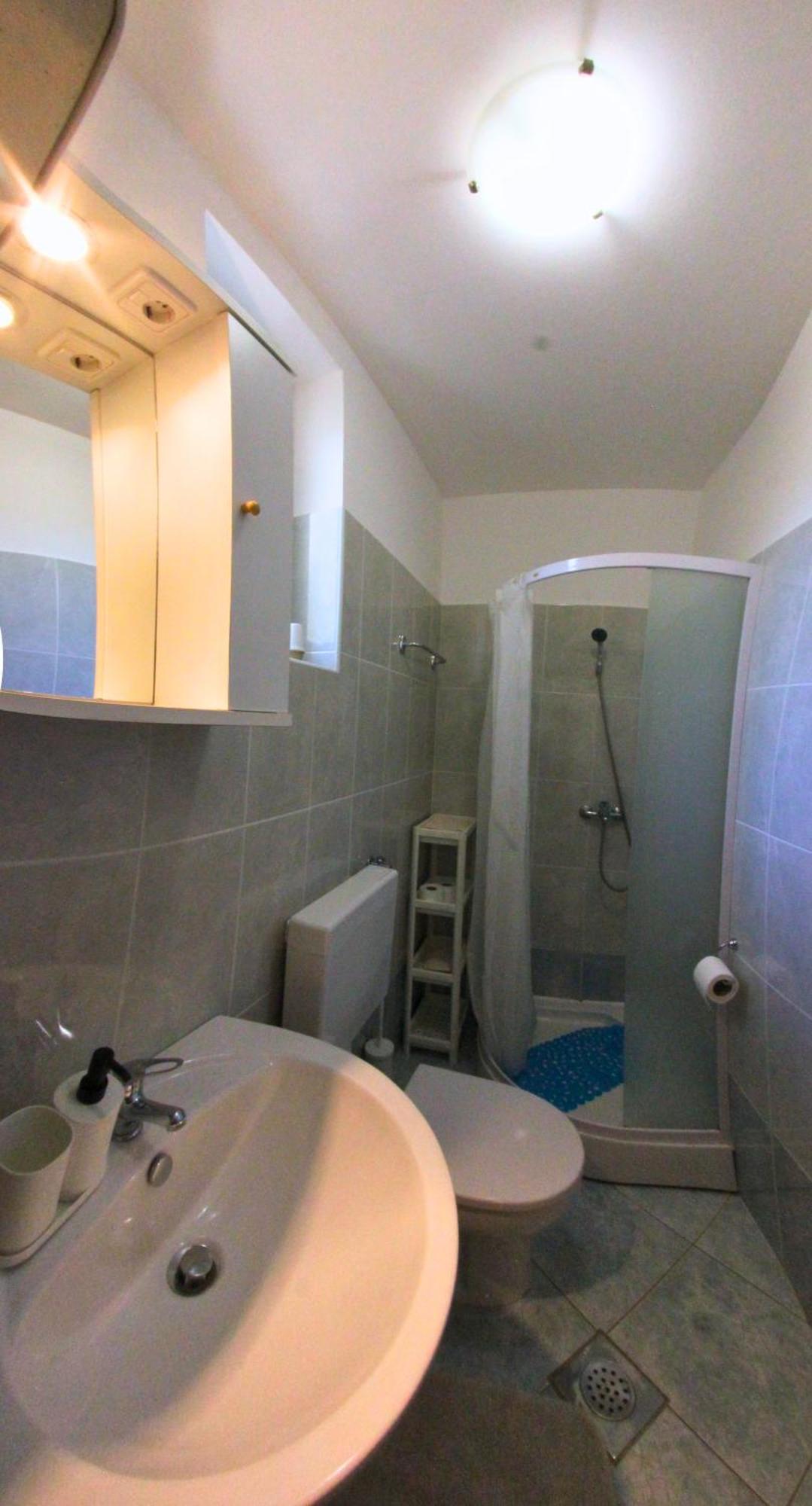 Lovrečica Apartments Goltes מראה חיצוני תמונה